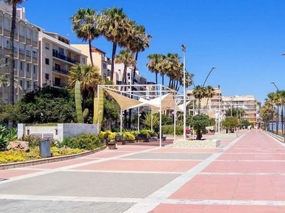 Piso venta de piso con tres dormitorios , málaga, costa del sol en Estepona