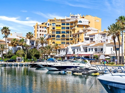 Apartamento en venta en Cabopino, Marbella, Málaga