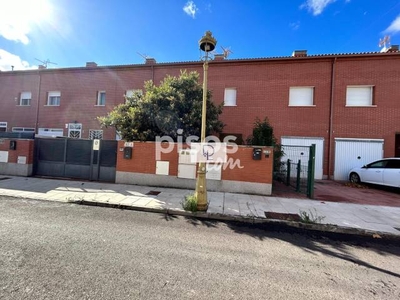 Casa adosada en venta en Alovera