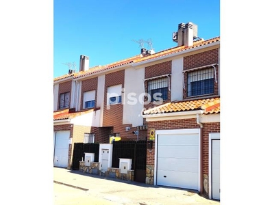 Casa adosada en venta en Calle Campanilla