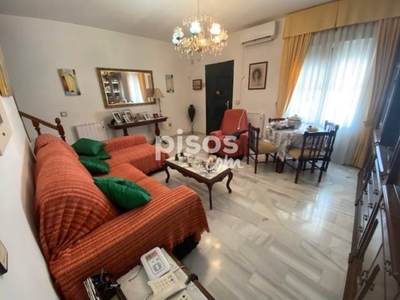 Casa adosada en venta en Calle del Águila Real