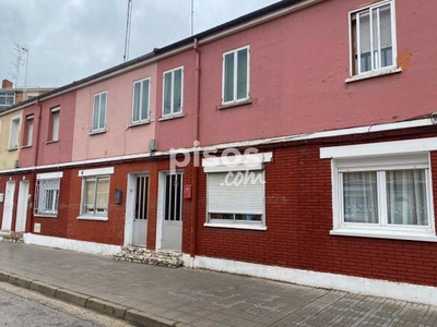 Casa adosada en venta en Calle Rigoberta Menchu