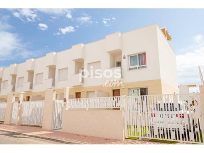 Casa adosada en venta en Los Frutales