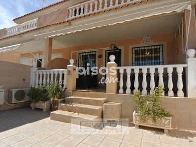 Casa adosada en venta en Zona los Frutales