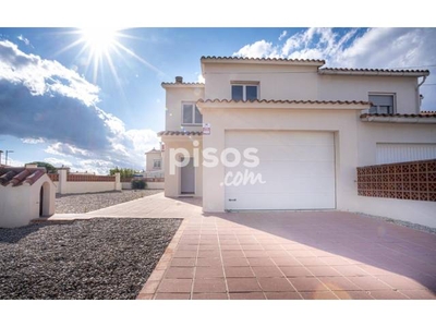 Casa en venta en Calle del Cadí, 30