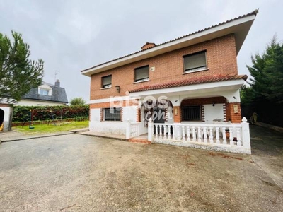 Casa unifamiliar en venta en Escalona