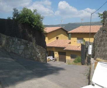 Chalet en venta en Torrelles De Llobregat de 240 m²