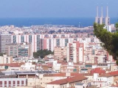 Piso de tres habitaciones Carrer Alt de Pedrell, La Font d'en Fargues, Barcelona