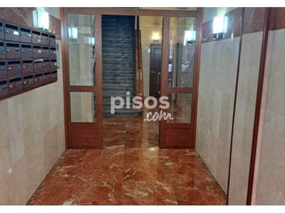 Piso en venta en Calle Iturribide, cerca de Calle Zabalbide