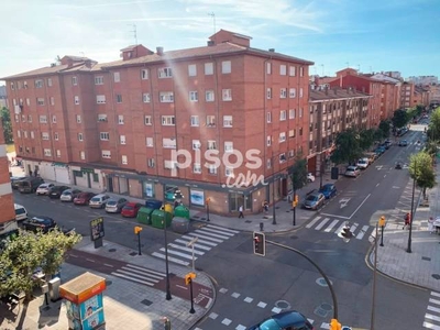 Piso en venta en Carretera del Obispo, cerca de Calle del Río Nalón