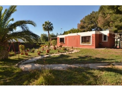 Villa con gran parcela en Dehesa de Campoamor - AA5453
