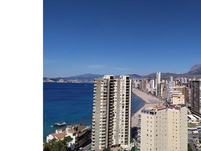 Apartamento con terraza 20 m y vistas espectaculares al lado de playa Levante con plaza de garaje.