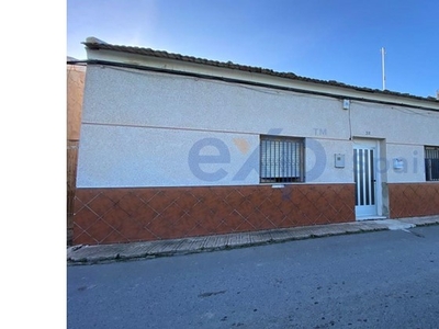 Casa independiente para reformar en Benejúzar, Alicante