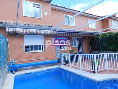 Casa adosada en venta en Casarrubuelos Centro