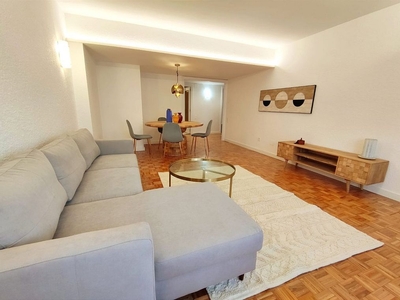 Piso en alquiler en calle Del Doctor D Joaquín Aznar Molina de 3 habitaciones con jardín y muebles