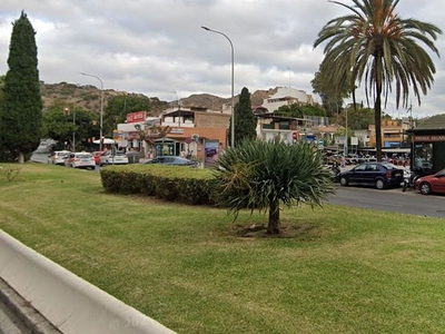 Piso en alquiler en calle Victoria Eugenia de 3 habitaciones con muebles y aire acondicionado