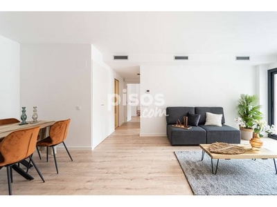 Piso en venta en Carrer de Zenòbia Camprubí, 40