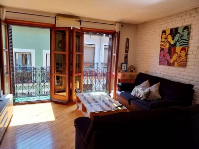 Piso en venta en Casco Viejo de 2 habitaciones con balcón y calefacción
