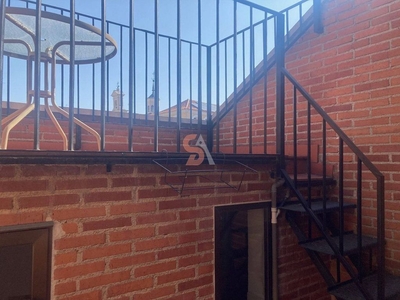 Piso en venta en Centro - Valladolid de 2 habitaciones con terraza y garaje