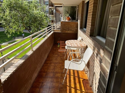 Piso en venta en Parque Miraflores de 3 habitaciones con terraza y garaje