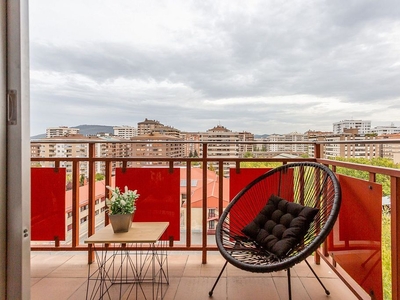 Venta de piso en calle De Iturrama de 3 habitaciones con terraza y calefacción