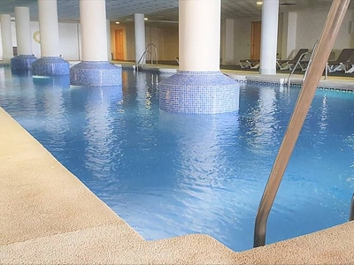 Apartamento en alquiler con piscina