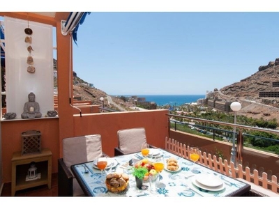 Fabuloso apartamento con 2 terrazas en Taurito cerca playa fantásticas vistas al mar y montaña ¡