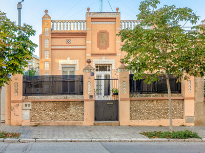 Venta de casa con piscina y terraza en Figueres, Centro