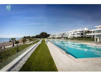 Apartamento con vista espectacular al mar a la venta en Estepona.