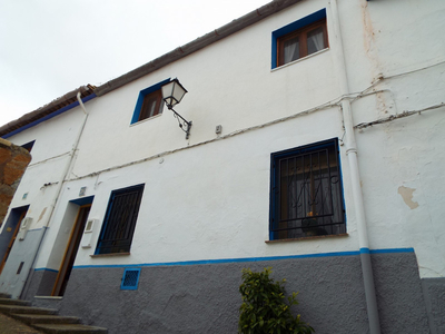 Casa adosada en venta en Ayora