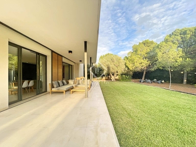 Casa / villa de 500m² en alquiler en Albufereta, Alicante