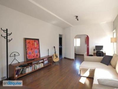 Moderno apartamento de 1 dormitorio con terraza en alquiler en Gràcia.