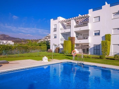 Piso en venta en Los Arqueros-Puerto del Almendro, Benahavís