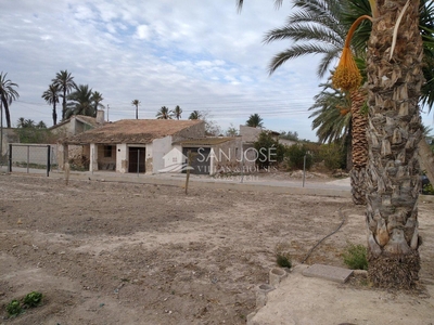 Сasa con terreno en venta en la calle vereda de San Vicente' Elche