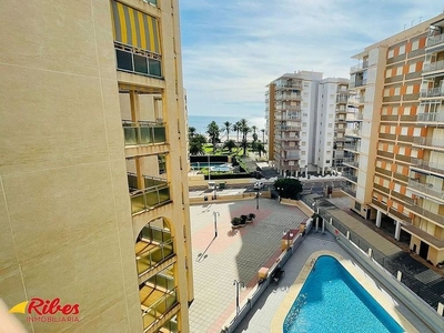 Piso en venta en calle Jaume Roig de 2 habitaciones con terraza y piscina