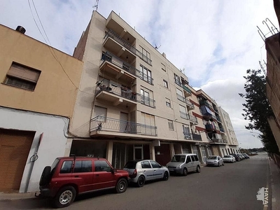 Piso en venta en Centro - Alcanar de 3 habitaciones con terraza y aire acondicionado