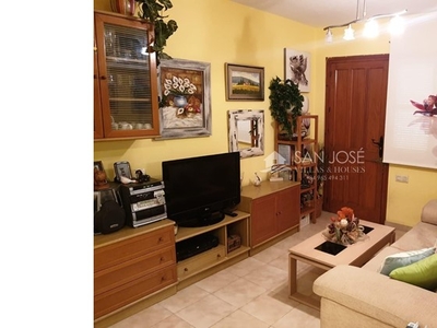 SE VENDE BUNGALOW BAJO EN ZONA MUY TRANQUILA EN TORREVIEJA