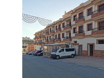 Se vende piso de tres dormitorios en Alcolea en residencial con piscina, garaje y trastero