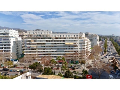 Descubre este magnífico apartamento en la zona de la Playa de la Bajadilla de Marbella