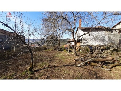 CASA DE PIEDRA PAREADA CON PARCELA SITA CERCA DE CEBOLIÑO.