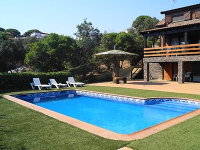 Casa Inez - Casa de madera con piscina, jardín y v