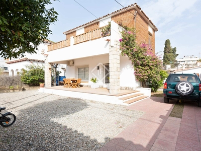 Casa / villa de 201m² en alquiler en La Pineda, Barcelona