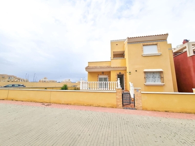 Chalet en venta en El Chaparral - La Siesta - La Torreta, Torrevieja, Alicante