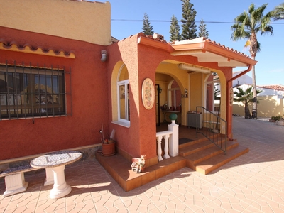 Chalet en venta en San Luis, Torrevieja, Alicante