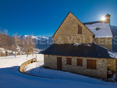 Exclusiva casa de montaña en Montcorbau