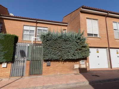 Venta de casa con terraza en Centro Histórico (Badajoz), Urbanización Guadiana