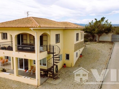 Vera villa en venta