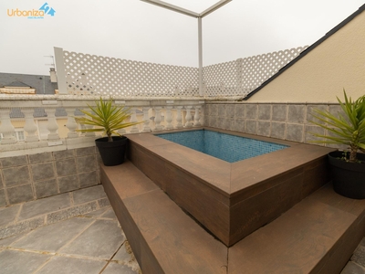 Alquiler de ático con piscina y terraza en Avenida de Elvas-Campus (Badajoz), Avenida de Elvas