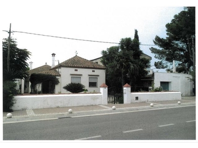 Casa con finca de 2.350 m2 en Santa Bárbara ( Tarragona)