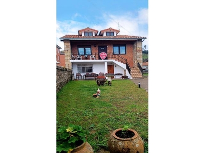 CASA DE PIEDRA CON JARDÍN EN LOS CORRALES DE BUELNA